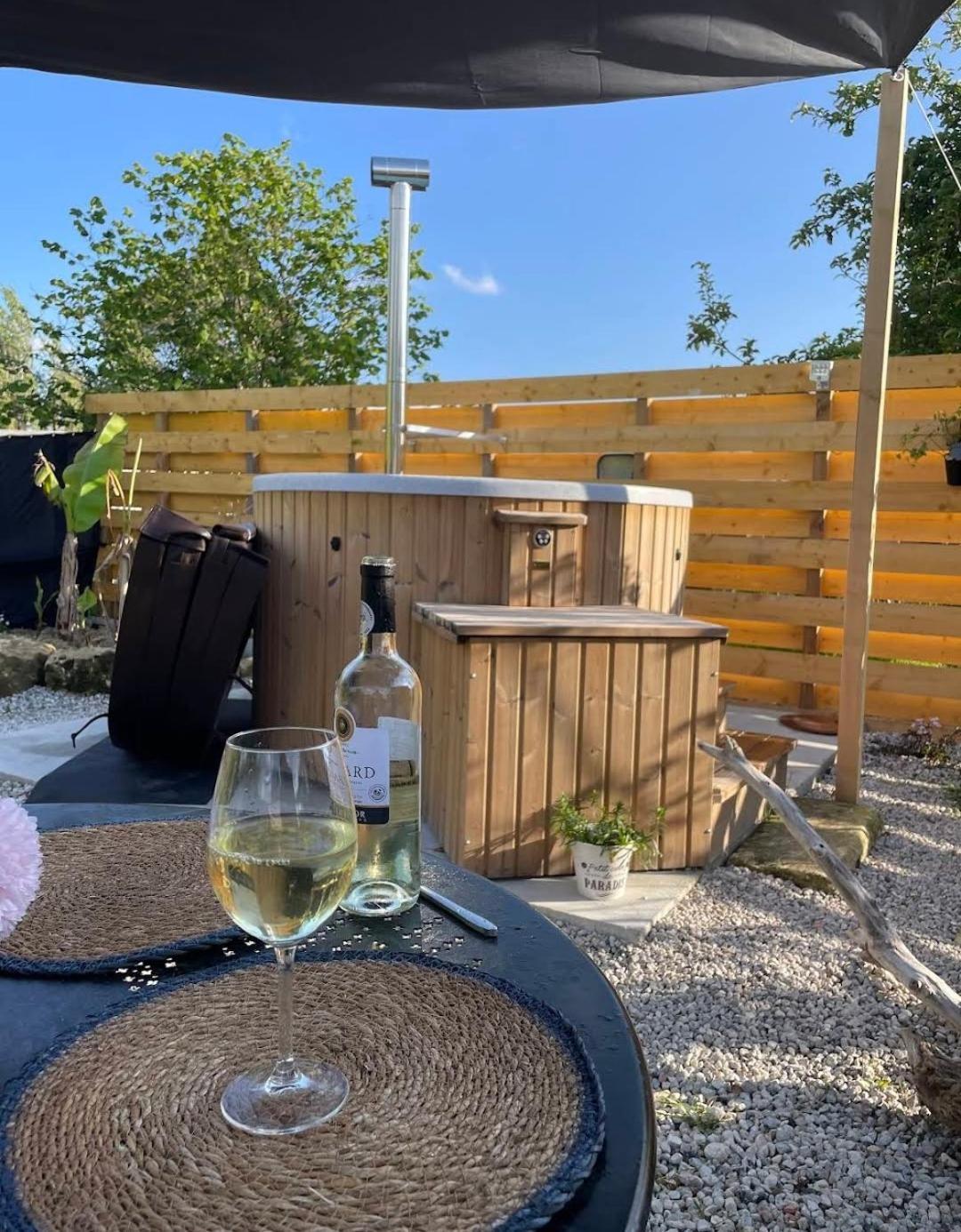 La Roulotte D'Elfes Hotel Thénac Eksteriør billede